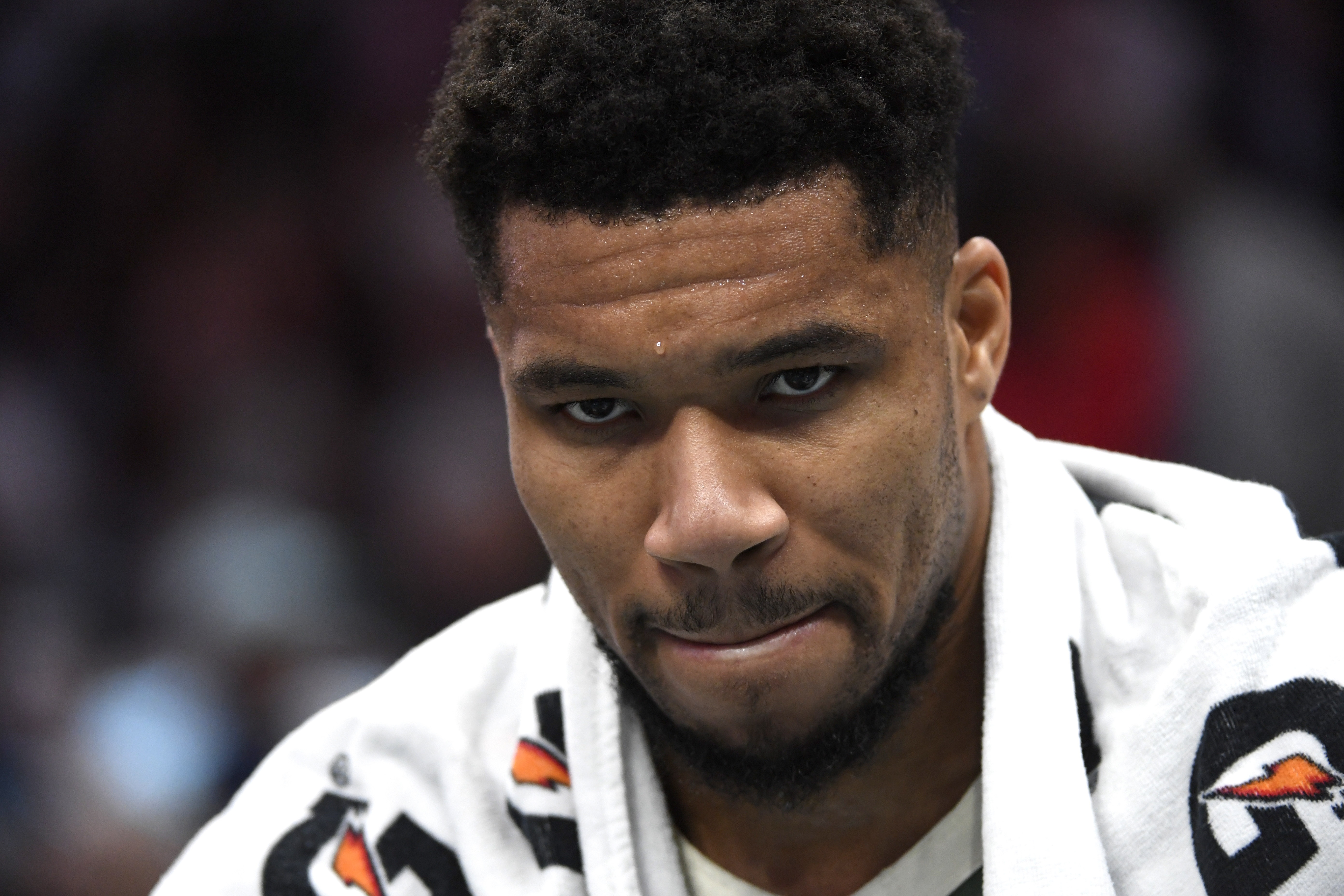 九游娱乐-又一场无奈的失利！字母哥13中9&amp;罚球14中7空砍25分 有7次失误