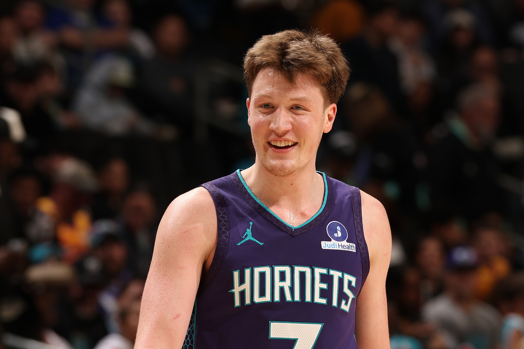 九游体育下载-专打硬仗！黄蜂客场豪取10连胜 期间大胜绿军29分 血虐掘金23分